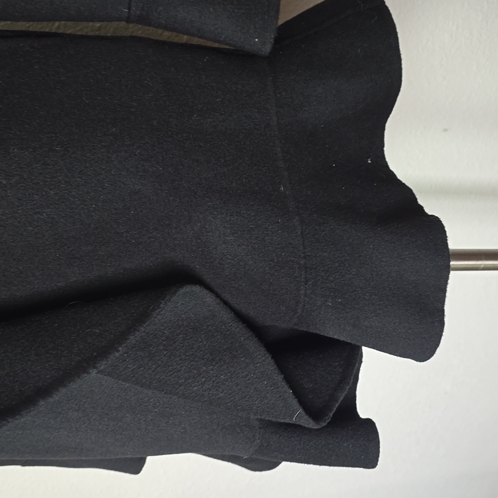 Goen. J Elegant Black Women's Coat - Picture 4 of 14